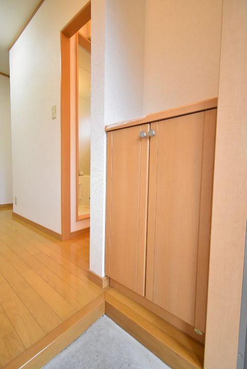 フェヴァリー VBの玄関