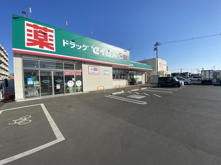 ウエストコートの周辺