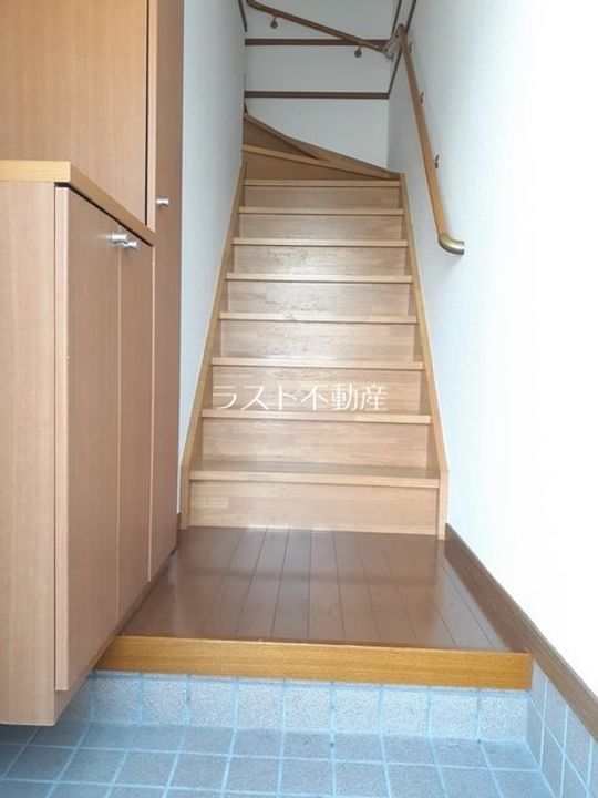 アドバンス銀河の森IIの玄関