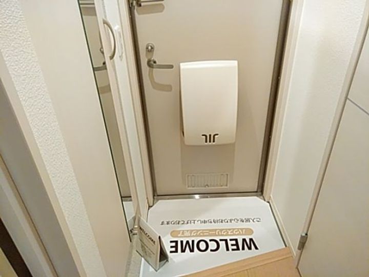 ミルアモール Aの玄関