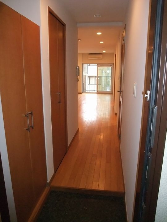 ハイマート渋谷神泉の玄関