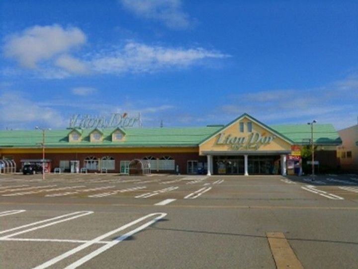サン グレイスの周辺