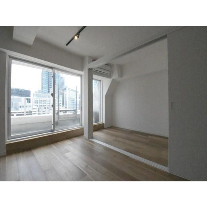 オーパスホームズ三田の居間