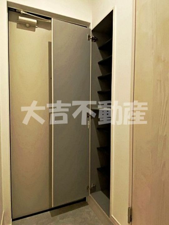 grandtic dessinの玄関