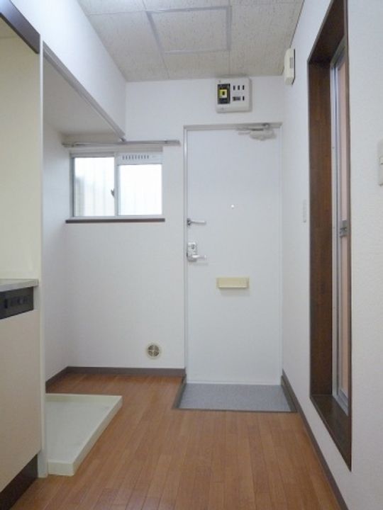 ドエル松田の玄関