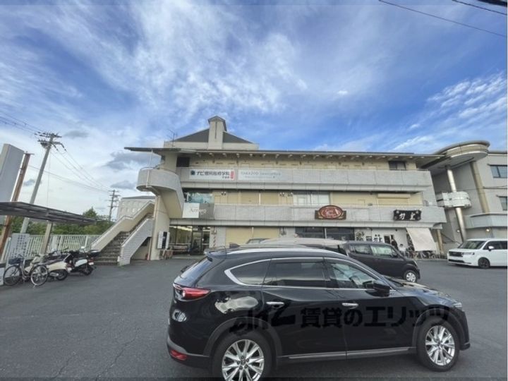 通眞ヨシエプラザの外観