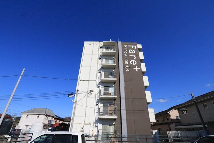 ファーレ岸の上の外観