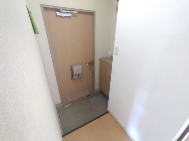 フレグランス今泉Aの玄関