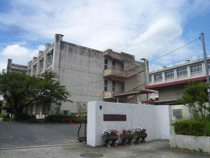 ハイツ赤迫 A棟の周辺