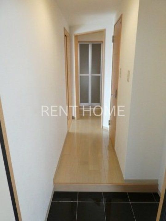 カインド高井田の玄関