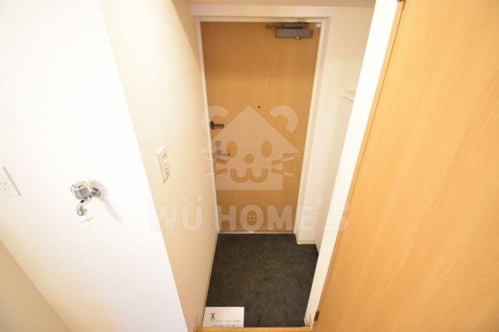 エスリード福島駅前の玄関