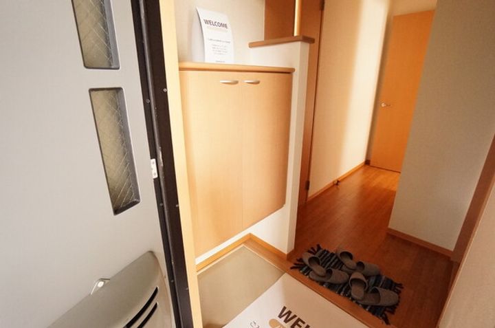 新潟県新潟市東区中木戸(アパート)の賃貸物件の玄関