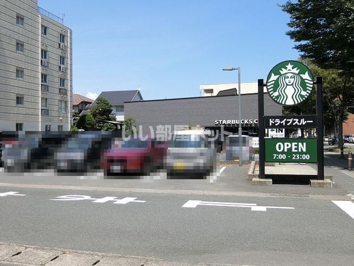 グランノヴァの周辺