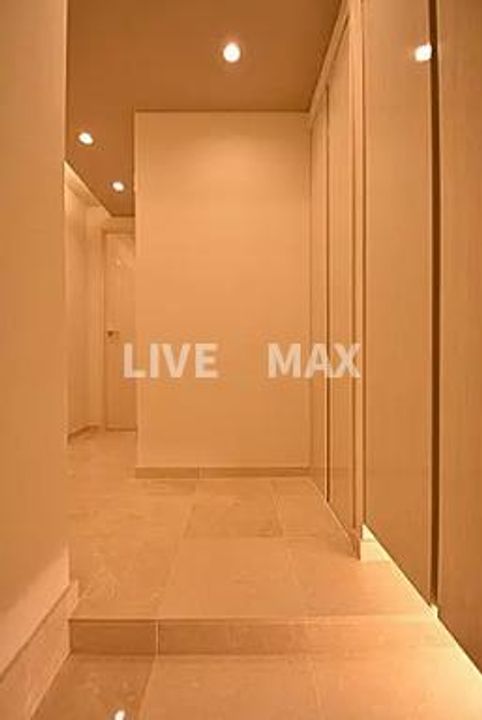 東京都港区西麻布1(マンション)の賃貸物件の玄関