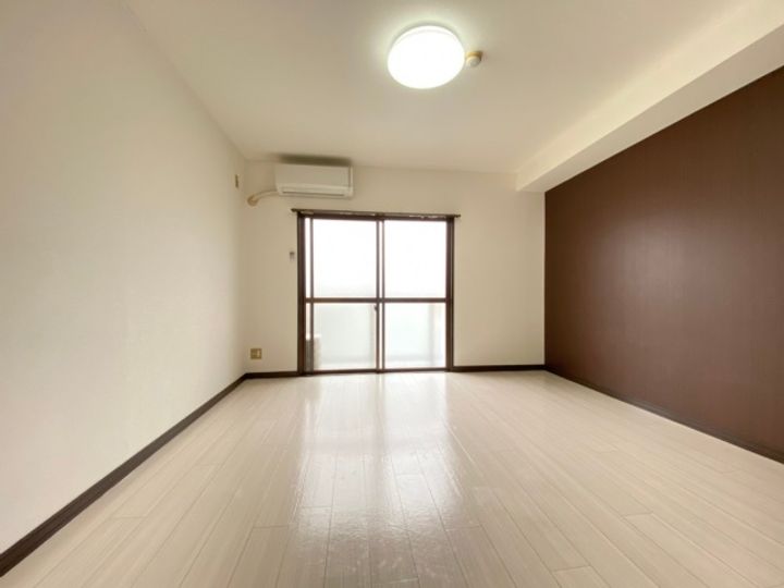 大阪府高石市羽衣1(マンション)の賃貸物件の居間