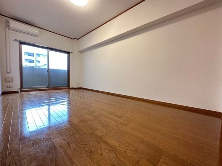 ラメール舟入の居間