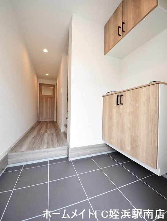 福岡県糸島市高田5(アパート)の賃貸物件の玄関