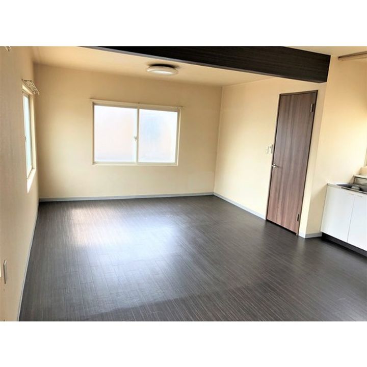 イーグルヒルズの居間