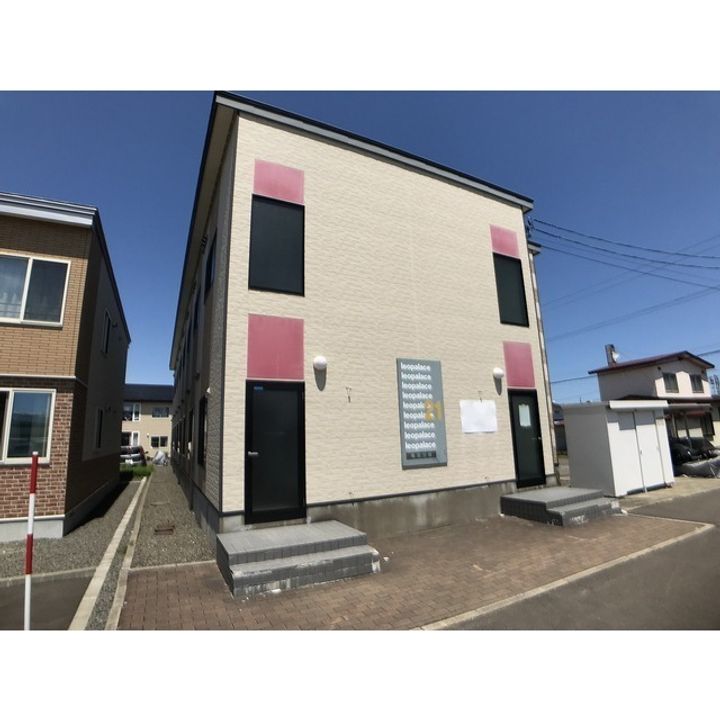レオパレス鳥取分岐の外観