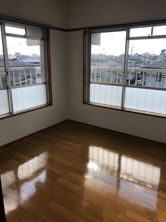 高橋マンションの居間