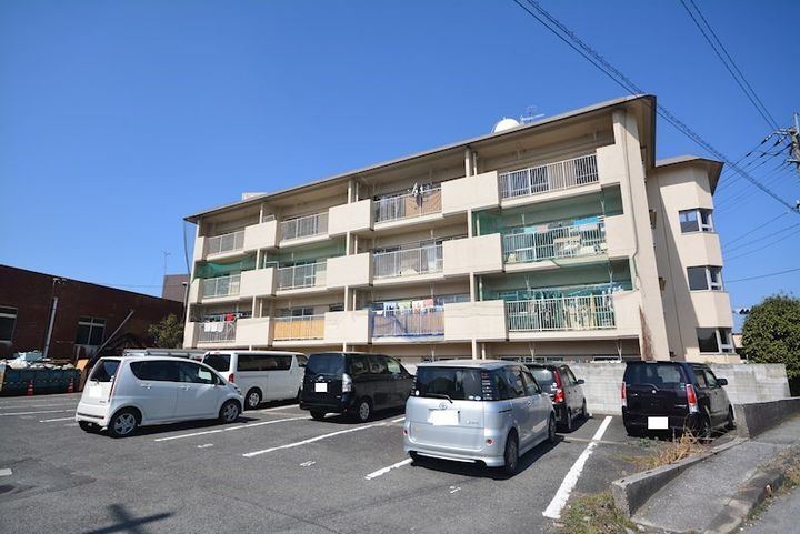 EST川宮の外観