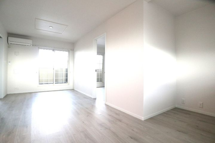 アンシャンテ IIの居間