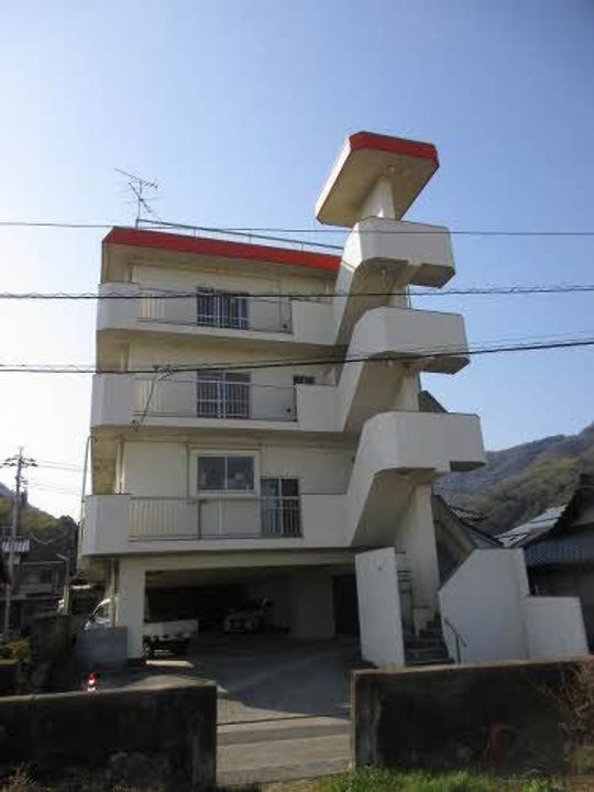 上野ビルの外観