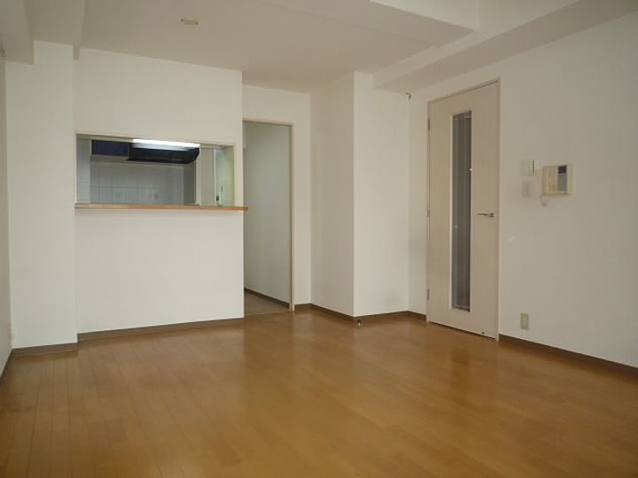 東京都調布市国領町1(マンション)の賃貸物件の居間