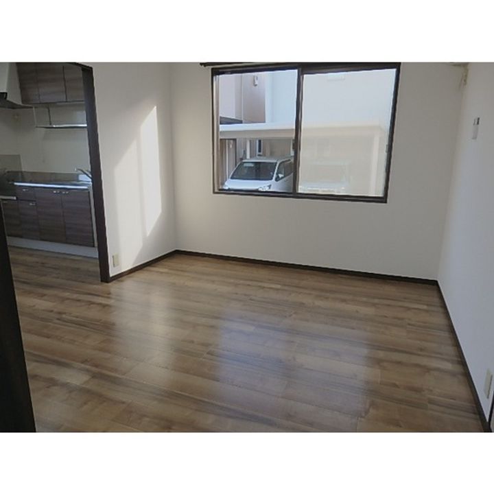 エテルニテ西金沢の居間