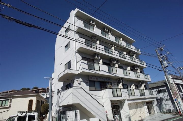 ホーユウコンフォルト岸谷の外観