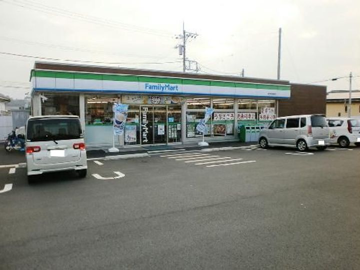 レオパレスエンゼルの玄関