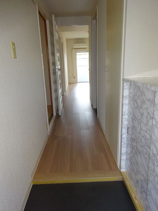 メゾン藤沢の玄関