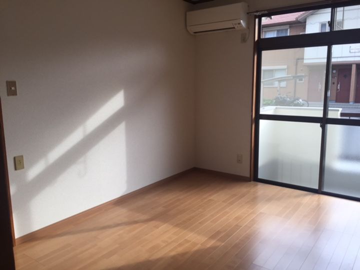 メゾンホガキの居間