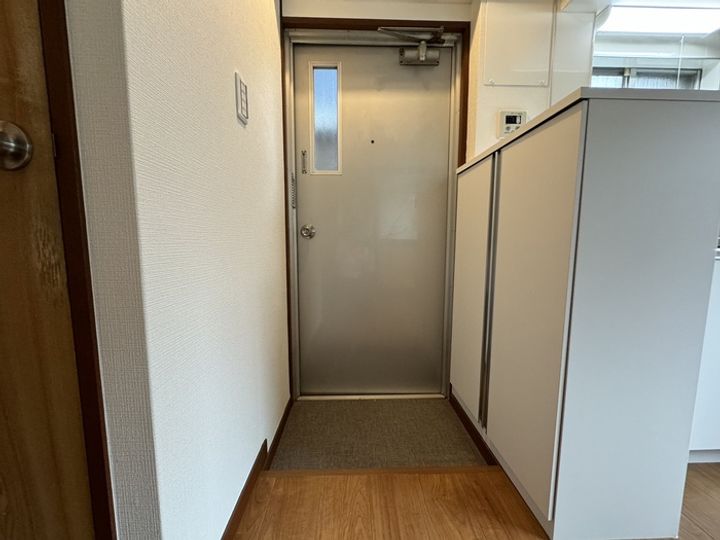 村上コ-ポ2Fの玄関