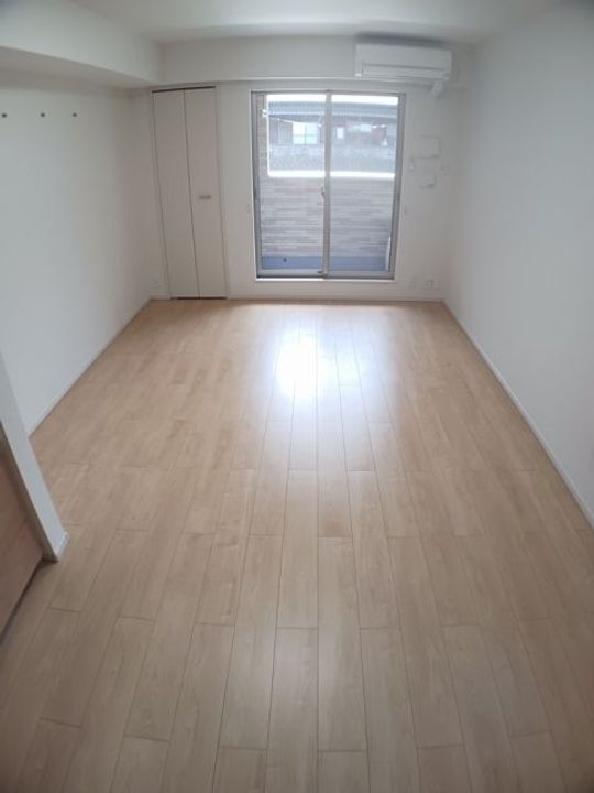 愛媛県四国中央市中曽根町(アパート)の賃貸物件の居間