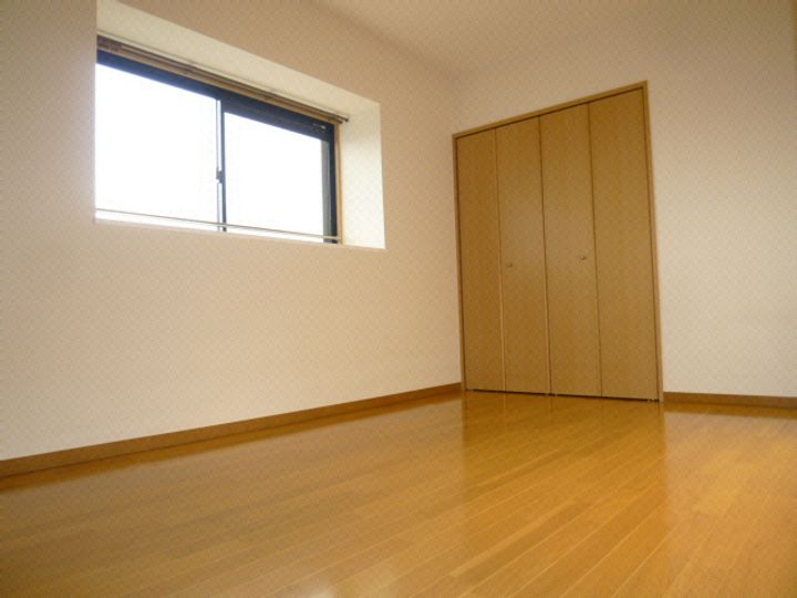 シャラ・IIの居間