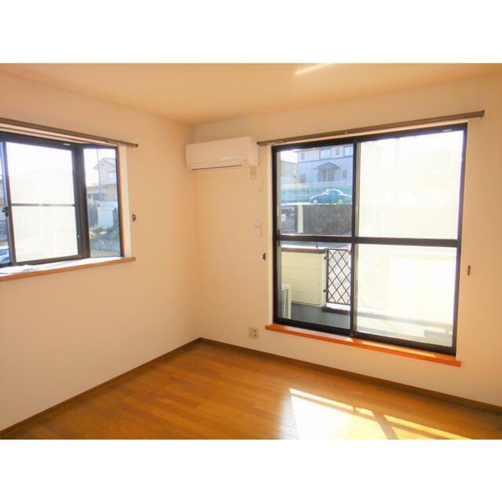 神奈川県秦野市曲松1(アパート)の賃貸物件の居間