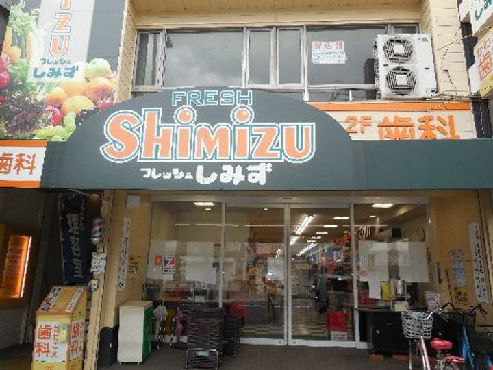 スプランディッドVIIIの周辺