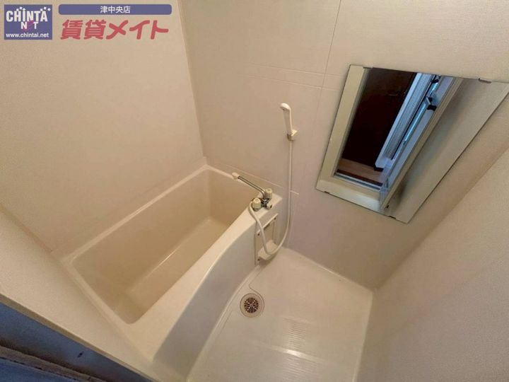アーリーバードIIの風呂