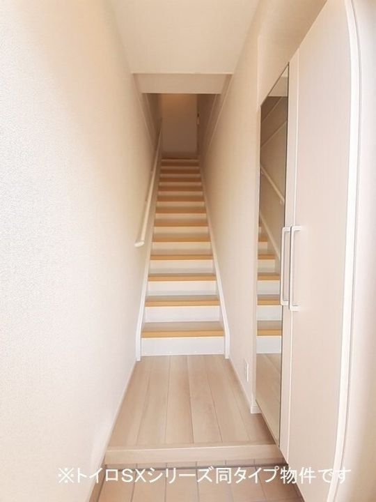 東京都立川市西砂町6(アパート)の賃貸物件の玄関