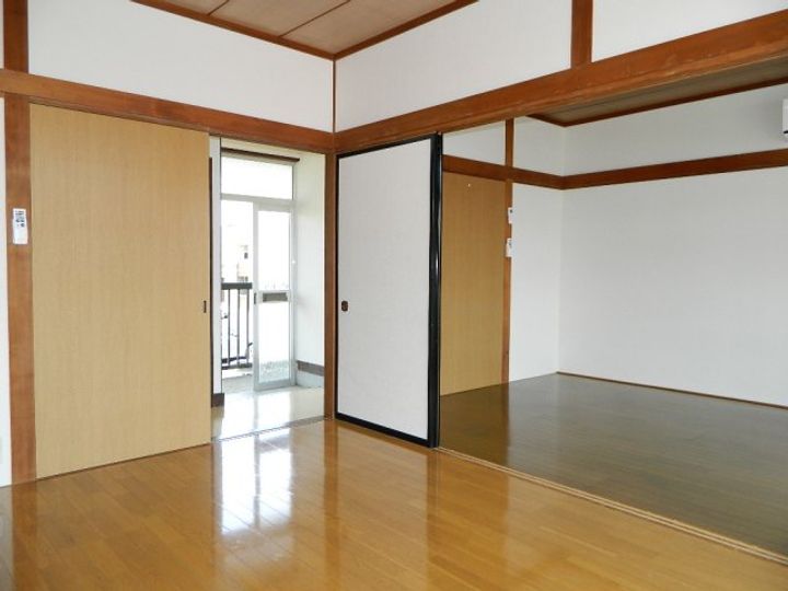フラワーマンションの内装