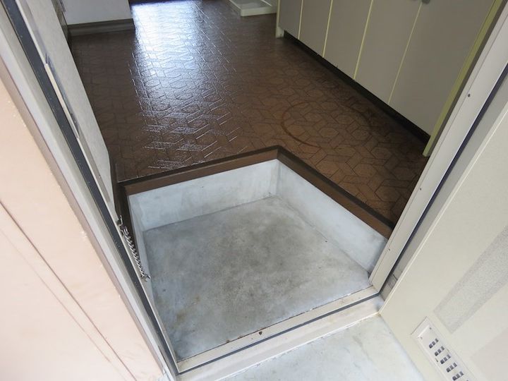 スカイハイツ Iの玄関