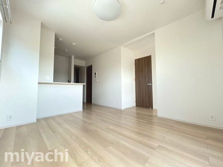 徳島県小松島市大林町字金岡(アパート)の賃貸物件の居間