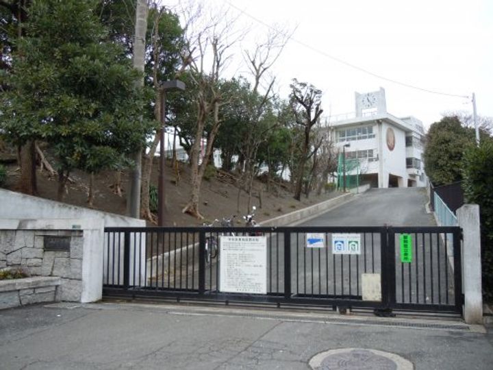 マモール北久里浜   B棟の周辺