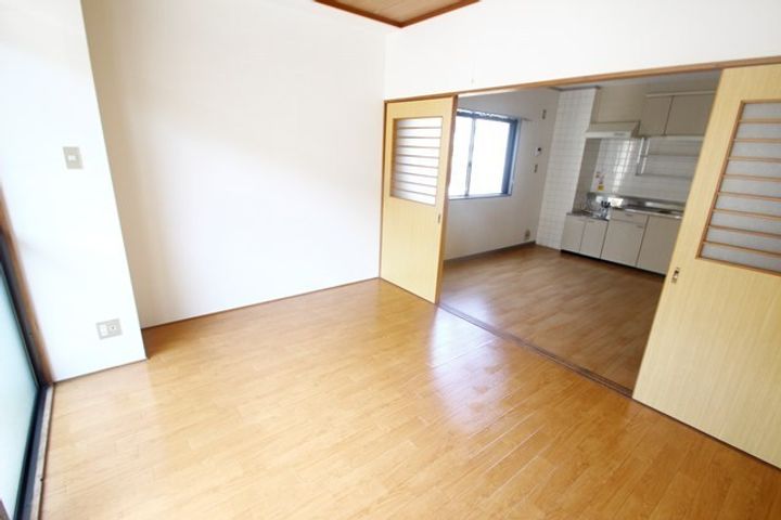 コーポ西旭の居間