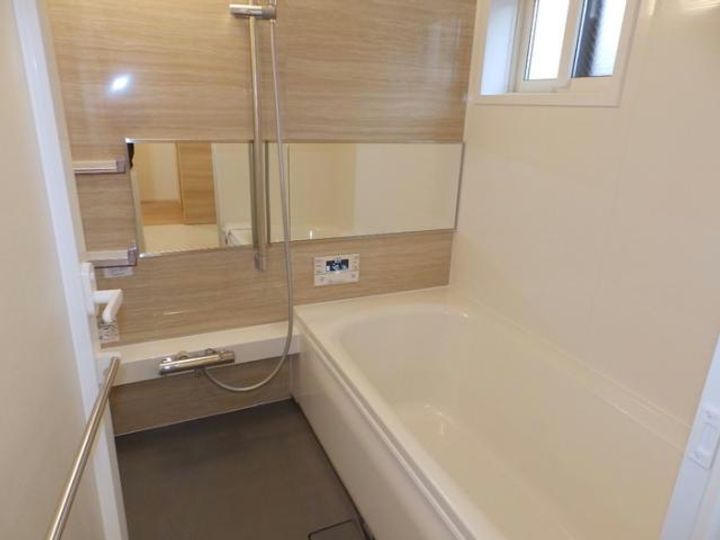 フォーサイト ウエスト B棟の風呂