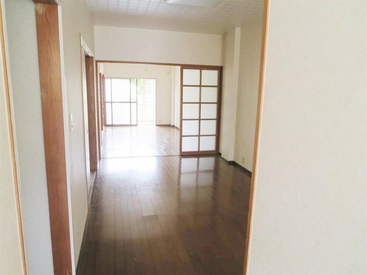 グリーンウッドA棟の居間