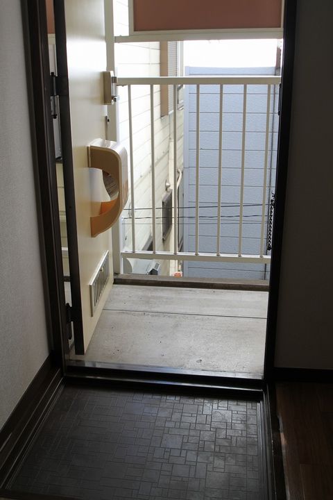 ファミーユ小田の玄関