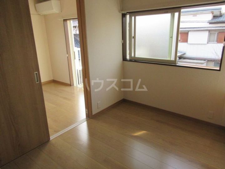 ハナワレジデンスの居間