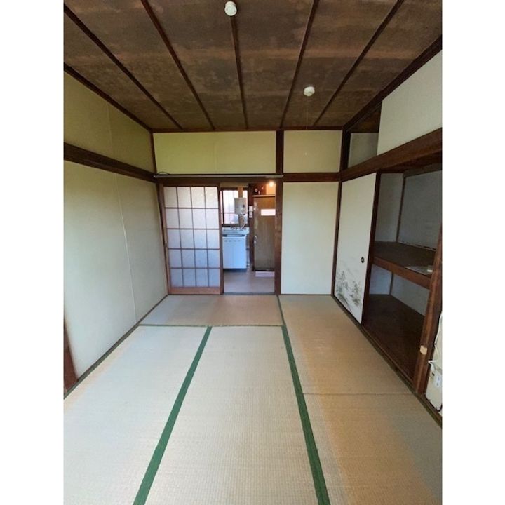 長栄荘の居間